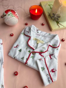 Yılbaşı desenli, pamuk kumaşlı, beyaz renk, çocuk pijama takımı