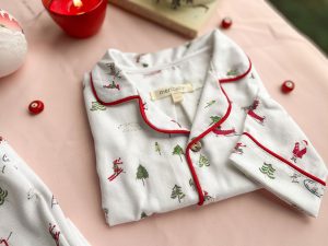 Yılbaşı desenli, pamuk kumaşlı, beyaz renk, çocuk pijama takımı